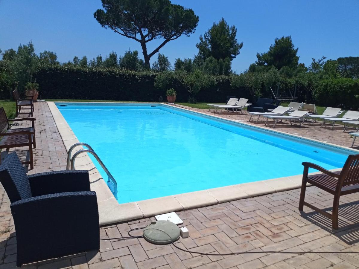 Casale Di Tormaggiore Villa And Country Suites Pomezia Dış mekan fotoğraf