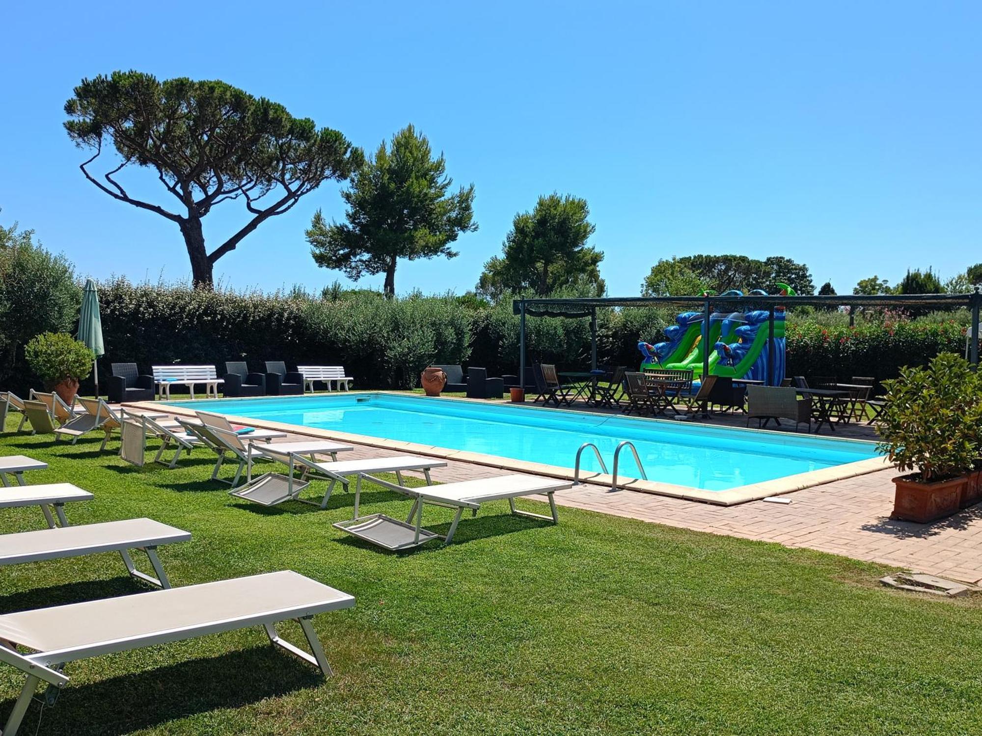 Casale Di Tormaggiore Villa And Country Suites Pomezia Dış mekan fotoğraf