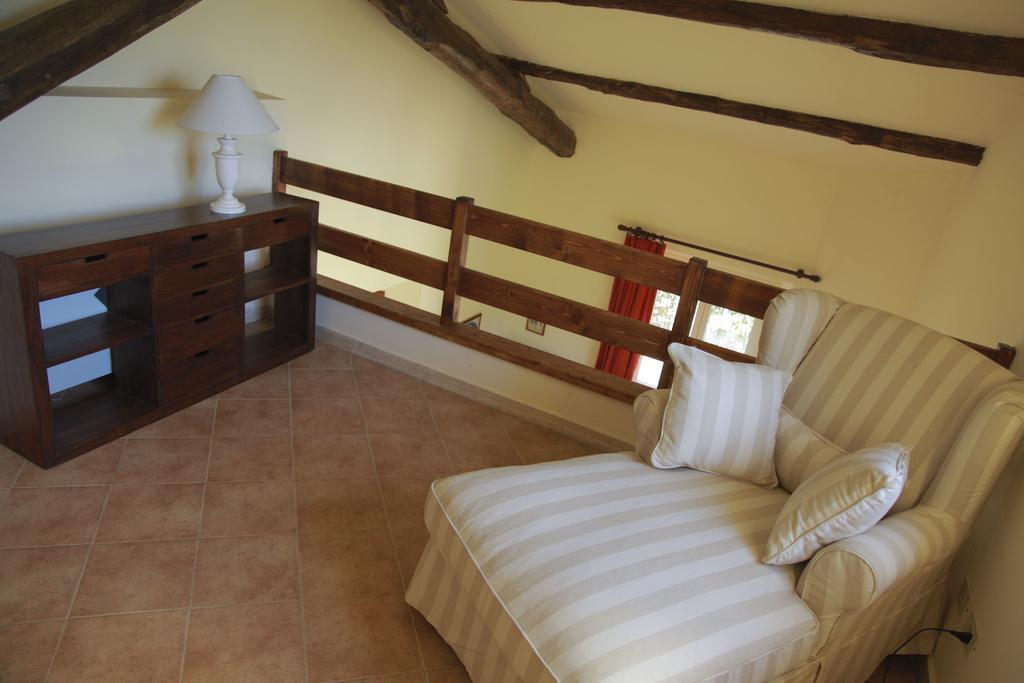 Casale Di Tormaggiore Villa And Country Suites Pomezia Dış mekan fotoğraf