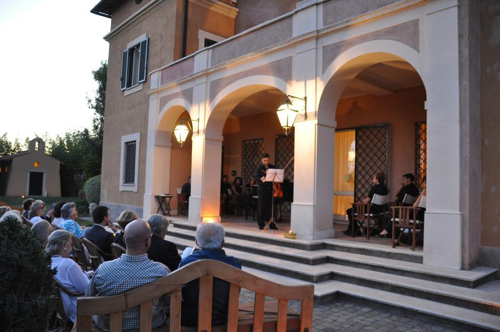 Casale Di Tormaggiore Villa And Country Suites Pomezia Dış mekan fotoğraf