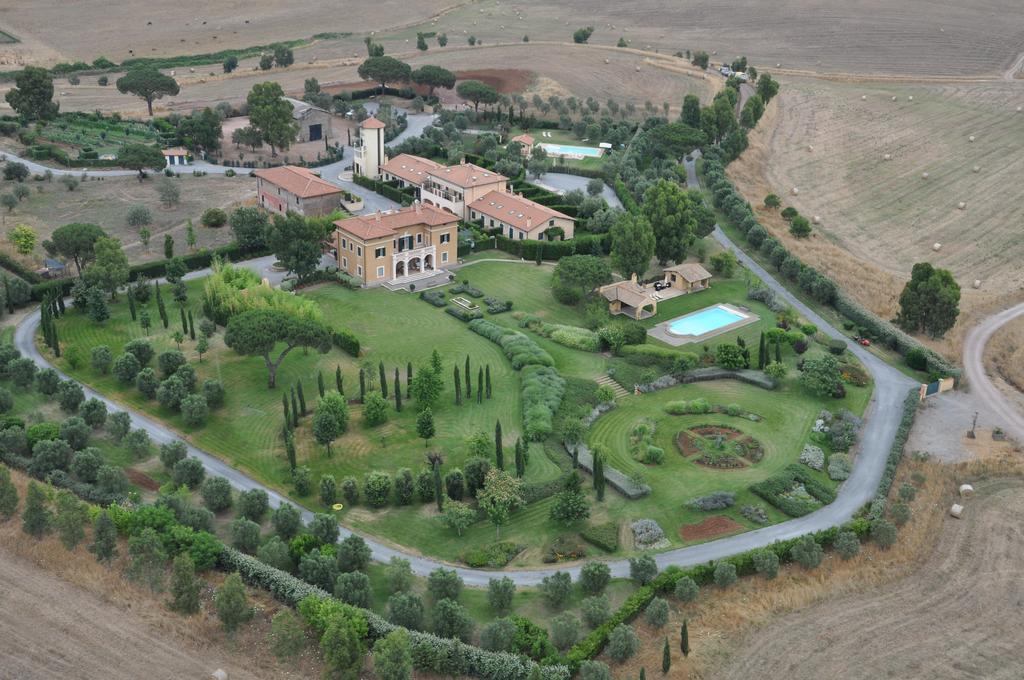 Casale Di Tormaggiore Villa And Country Suites Pomezia Dış mekan fotoğraf