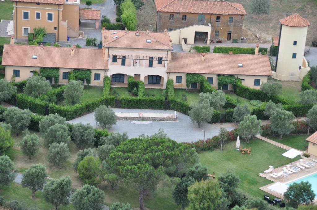 Casale Di Tormaggiore Villa And Country Suites Pomezia Dış mekan fotoğraf