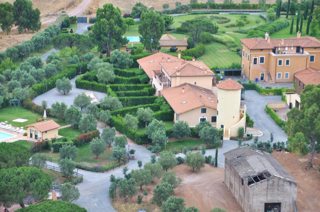 Casale Di Tormaggiore Villa And Country Suites Pomezia Dış mekan fotoğraf