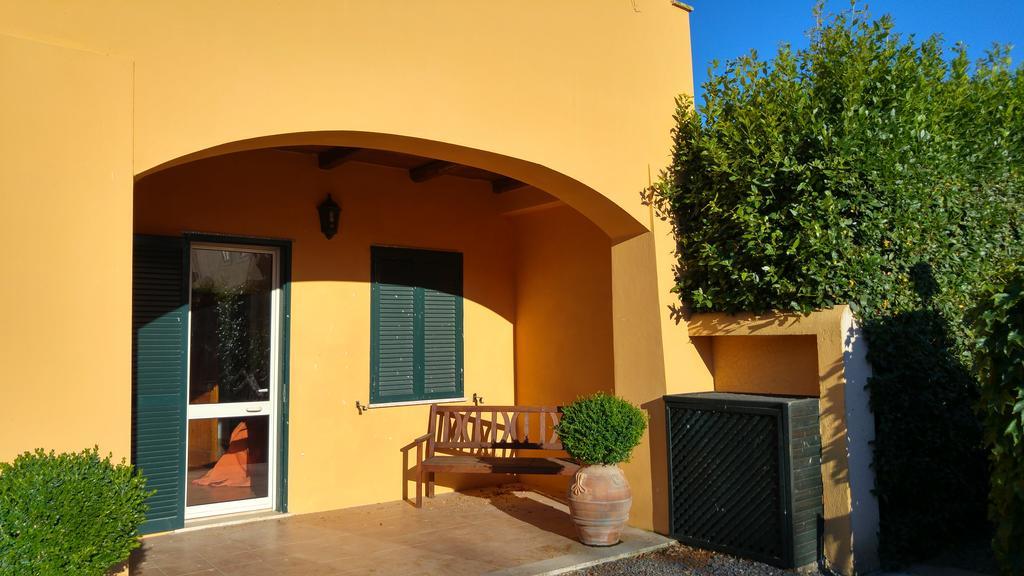 Casale Di Tormaggiore Villa And Country Suites Pomezia Dış mekan fotoğraf