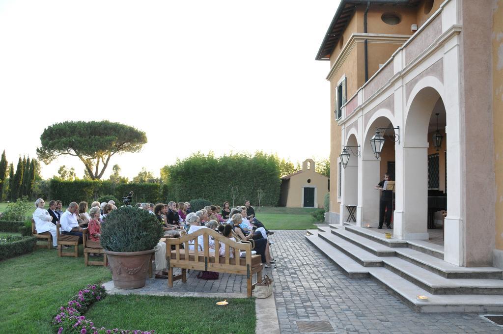 Casale Di Tormaggiore Villa And Country Suites Pomezia Dış mekan fotoğraf