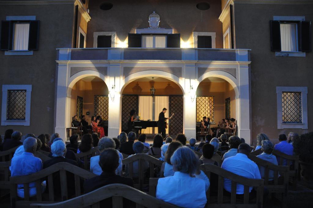 Casale Di Tormaggiore Villa And Country Suites Pomezia Dış mekan fotoğraf