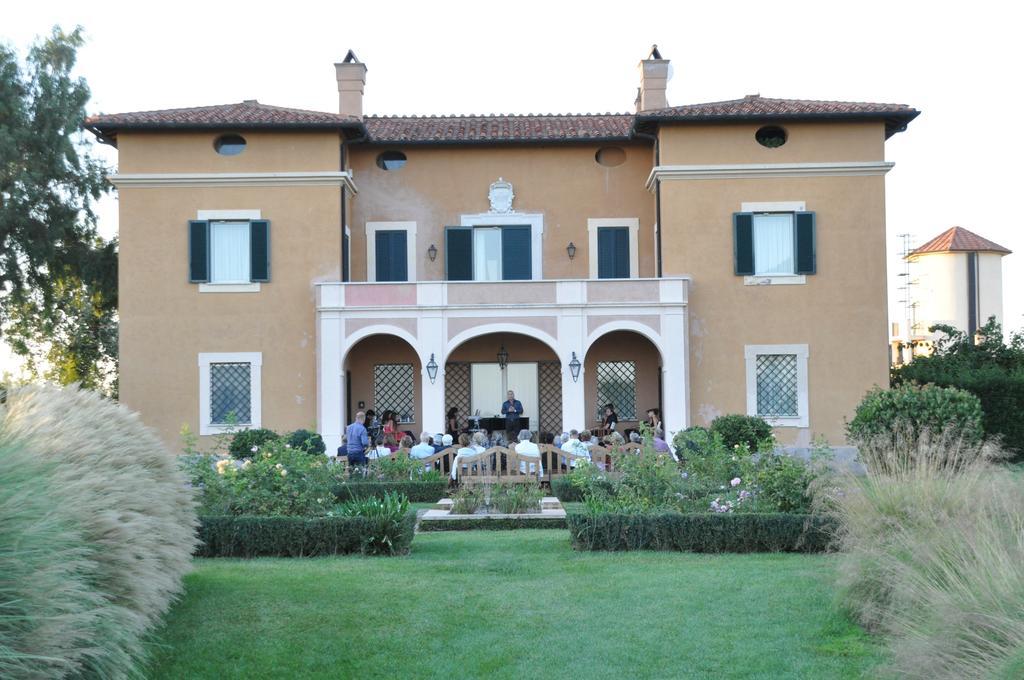 Casale Di Tormaggiore Villa And Country Suites Pomezia Dış mekan fotoğraf
