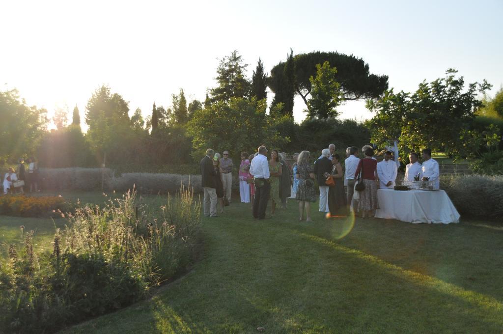 Casale Di Tormaggiore Villa And Country Suites Pomezia Dış mekan fotoğraf