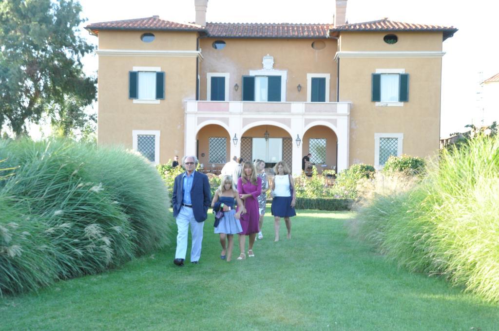 Casale Di Tormaggiore Villa And Country Suites Pomezia Dış mekan fotoğraf