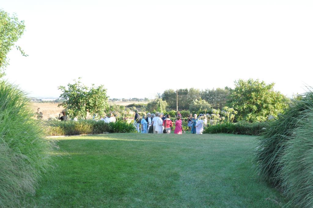 Casale Di Tormaggiore Villa And Country Suites Pomezia Dış mekan fotoğraf