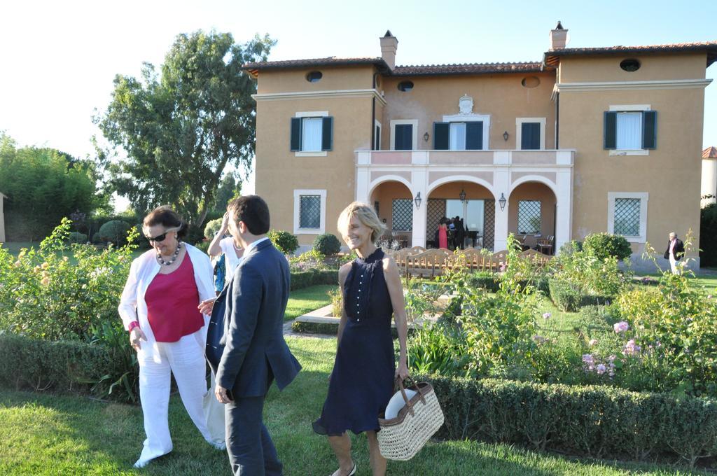 Casale Di Tormaggiore Villa And Country Suites Pomezia Dış mekan fotoğraf